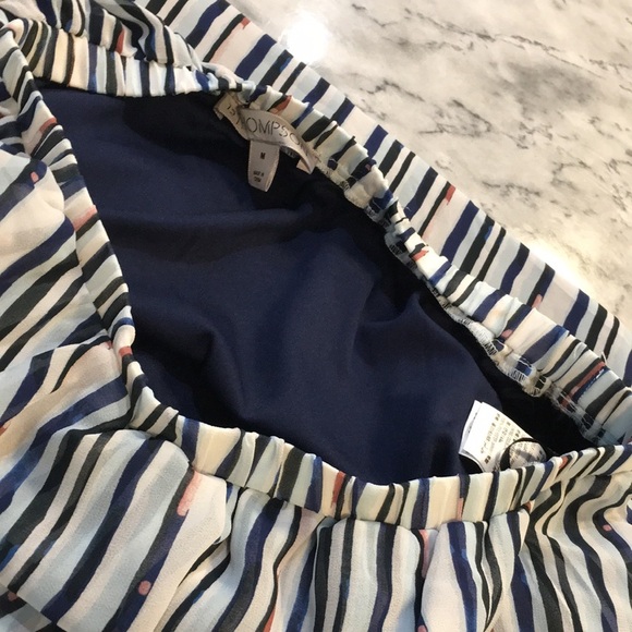 12 Thompson, Pull-on Beautiful striped skirt. Size medium, with ruffle trim - Picture 8 of 10